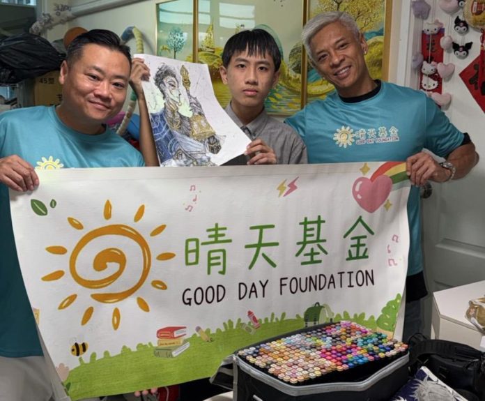 黃君俠 P. Wong|晴天基金主席帶領義工探訪受惠青年|Good Day Foundation 晴天基金主席黃君俠 P. Wong 與受惠者及義工合照,推動夢想計劃與公益關懷